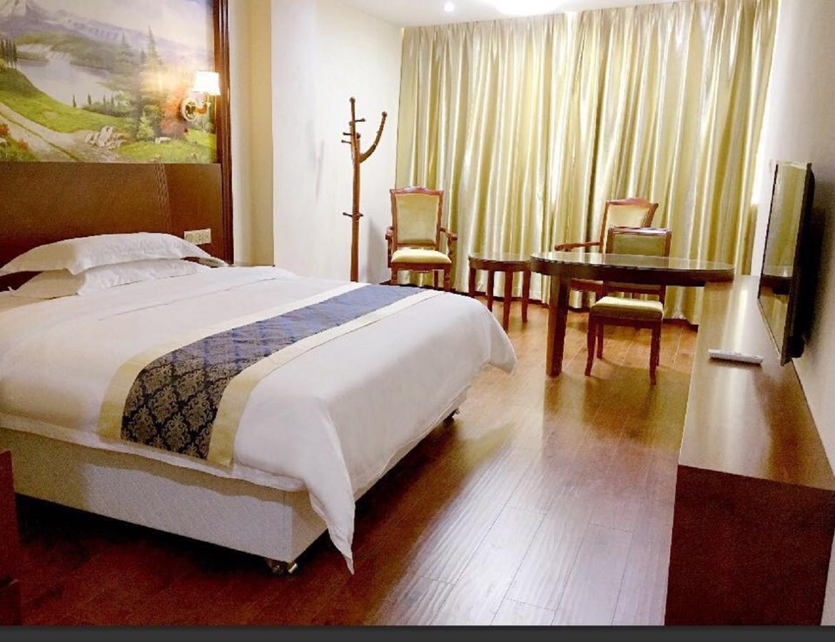 Longhui Business Hotel Huizhou  Esterno foto