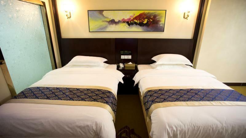 Longhui Business Hotel Huizhou  Esterno foto