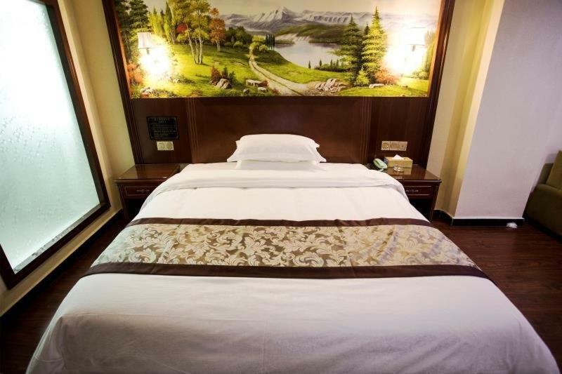Longhui Business Hotel Huizhou  Esterno foto